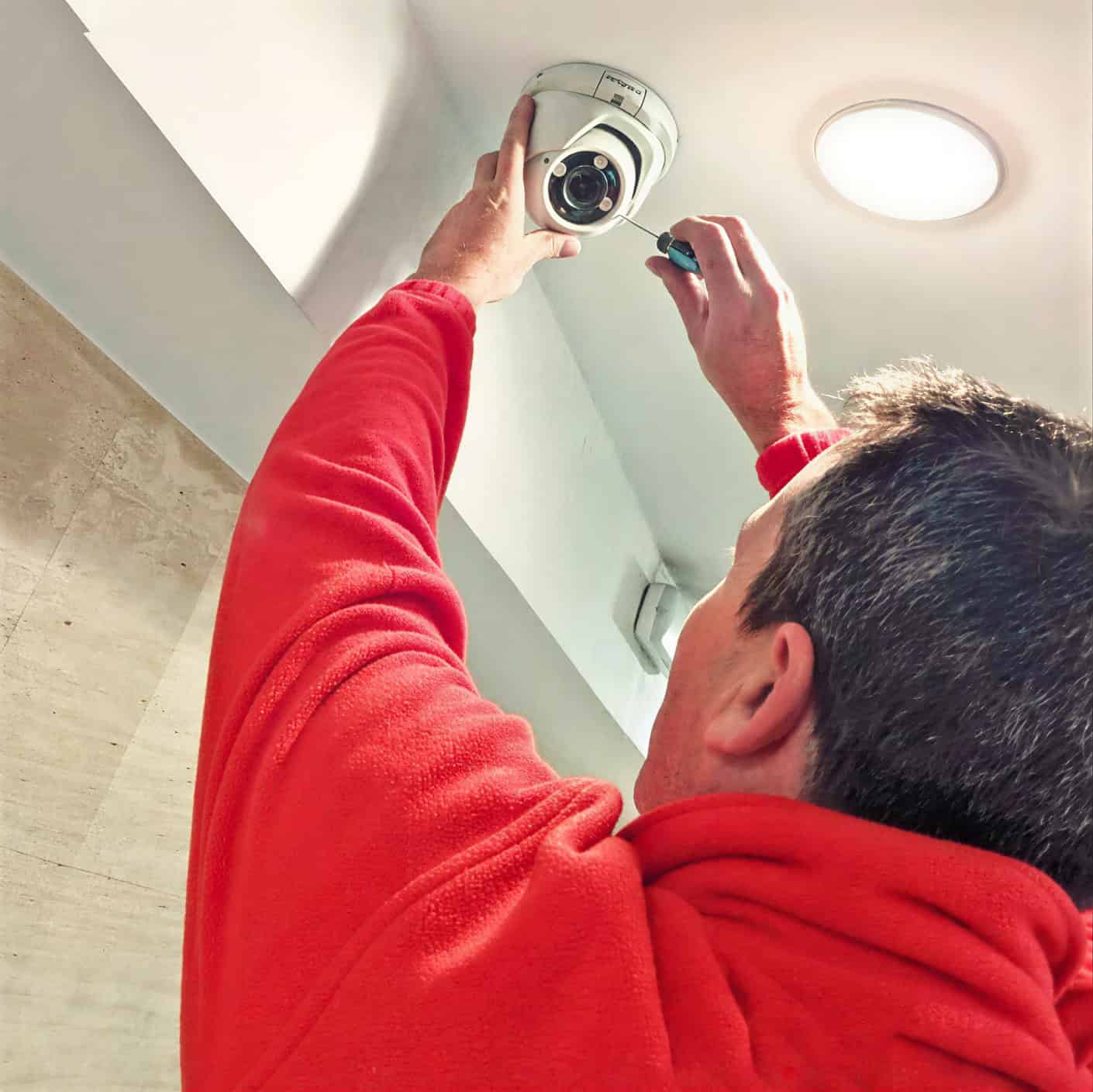 tecnico-lasser-instalacion-camaras-de-seguridad-2026